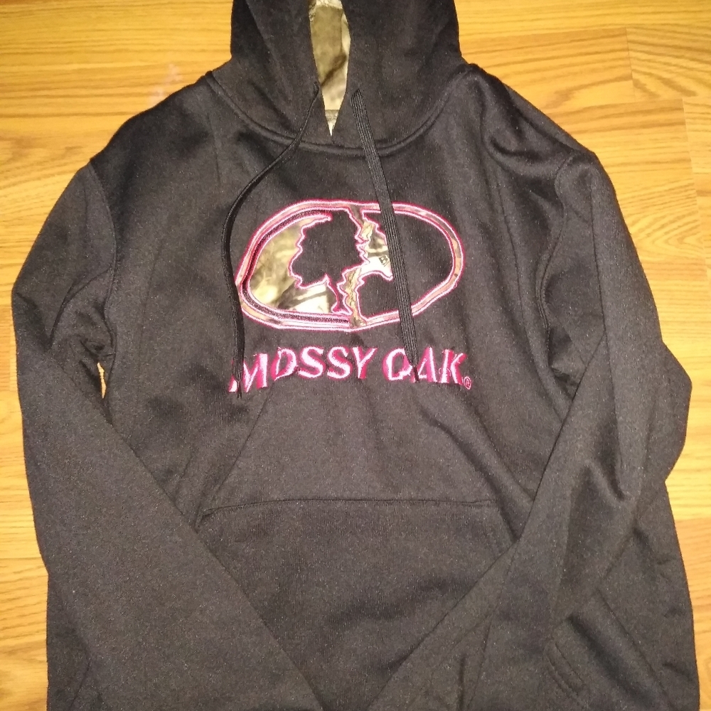 Mossy oak hoodie..